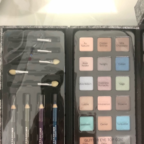 Ulta Makeup Kit - Picture 6 of 8